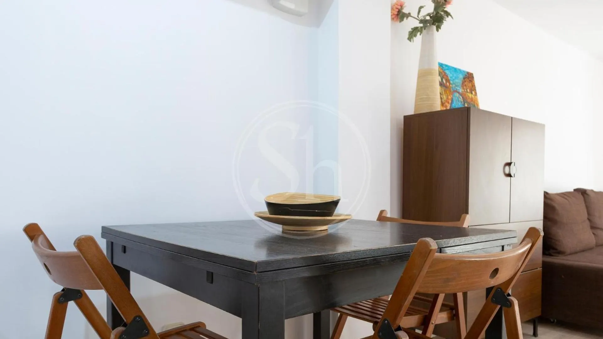 Practico Apartamento Con Terraza En Eixample برشلونة شقة