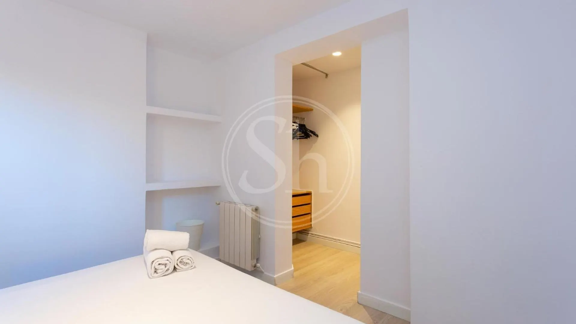 Practico Apartamento Con Terraza En Eixample Barcelona