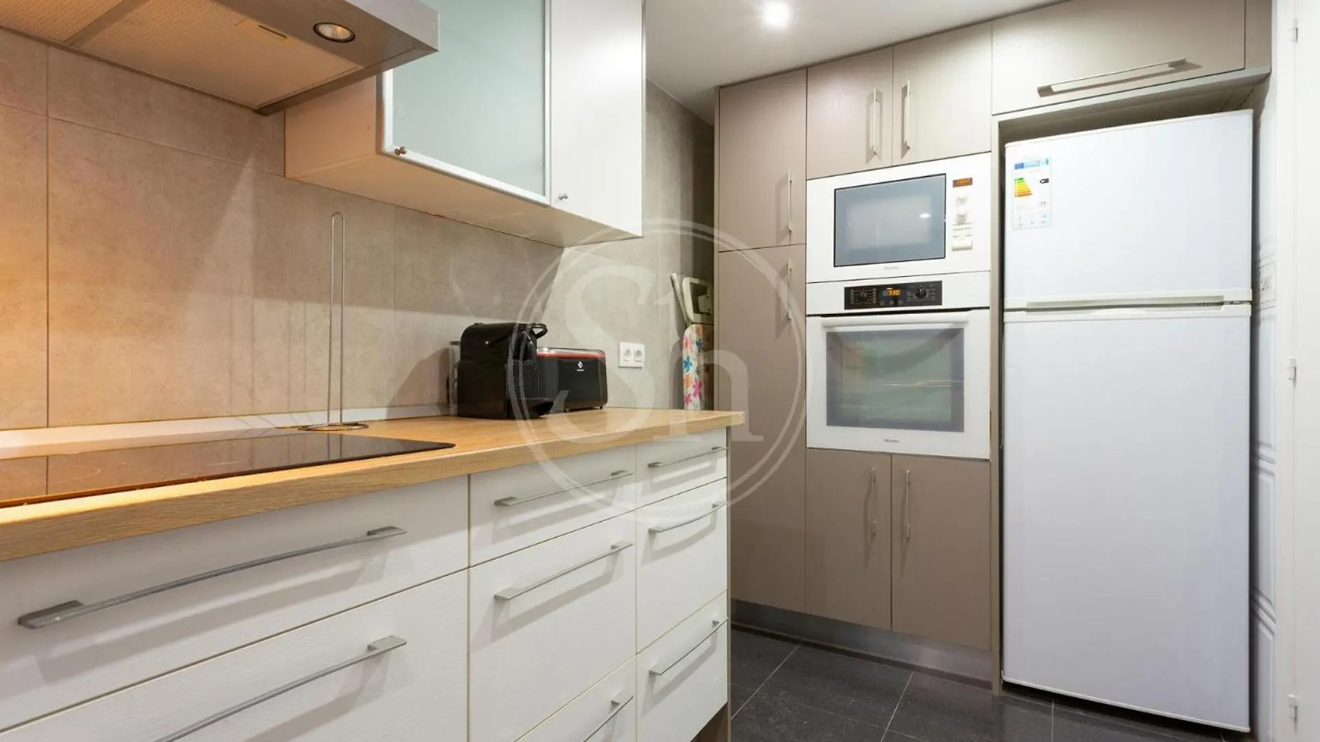 Apartman Practico Apartamento Con Terraza En Eixample Barcelona Spanyolország